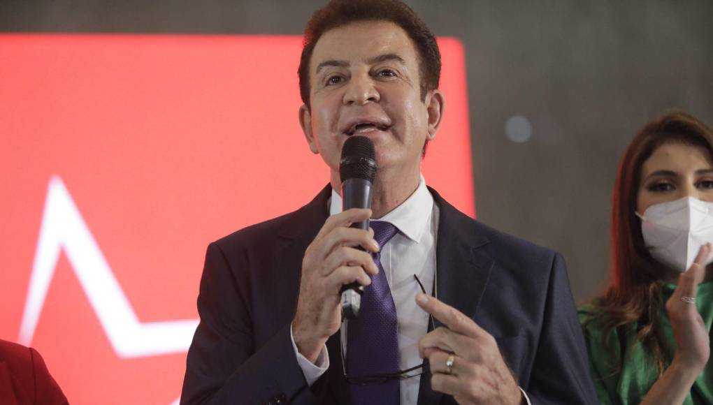 “Como en toda dictadura de izquierda, nosotros tenemos claro que está en peligro la vida de Salvador Nasralla”, afirmó Toscano. 