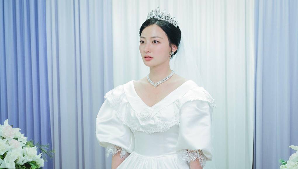 Pero ha sido su gran interpretación en Cásate con mi esposo que su popularidad, en especial fuera de Corea del Sur, ha despegado. La actriz ya tiene cuenta oficial en Instagram, y aunque solo tiene un par de fotos, ya suma más de 420 mil seguidores,su cuenta es <a rel="nofollow" href="https://www.instagram.com/hayoonsong1202/?hl=es">@hayoonsong1202</a>