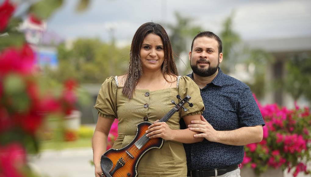 <b>VIOLIN ROGUE</b>Century Business Square, ubicado en el boulevard Catarino Rivas, tendra desde las 11:00 pm a esta talentosa pareja ejecutando las mejores y más encantadoras melodías. 