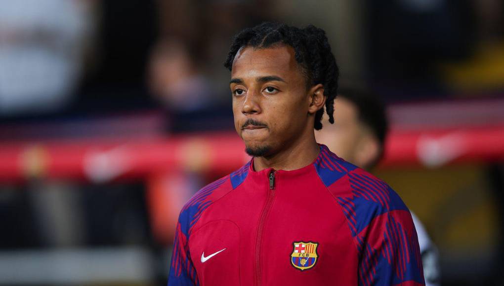 “La idea prioritaria es escuchar propuestas por Koundé. Chelsea, Manchester United y Liverpool lo tienen en su radar y el club está abierto a prescindir de él”, publica el Diario Sport.