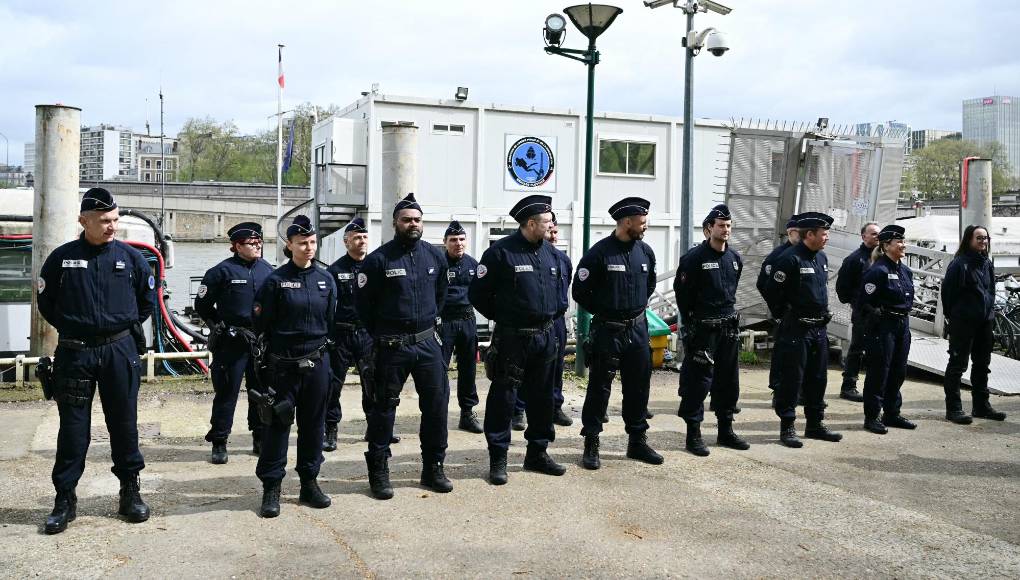 A ellos se sumarán 2.000 efectivos de seguridad privada, mientras que el resto de los días entre 17.000 y 22.000 agentes privados vigilarán los Juegos cada jornada, lo que supondrá unos 350 millones de euros de inversión.