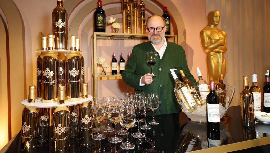 En cuanto a la bebida, el príncipe Robert de Luxemburgo ofrecerá una selecta gama de vinos de Burdeos, Francia, mientras que el champán correrá a cargo de la marca Fleur de Miraval.