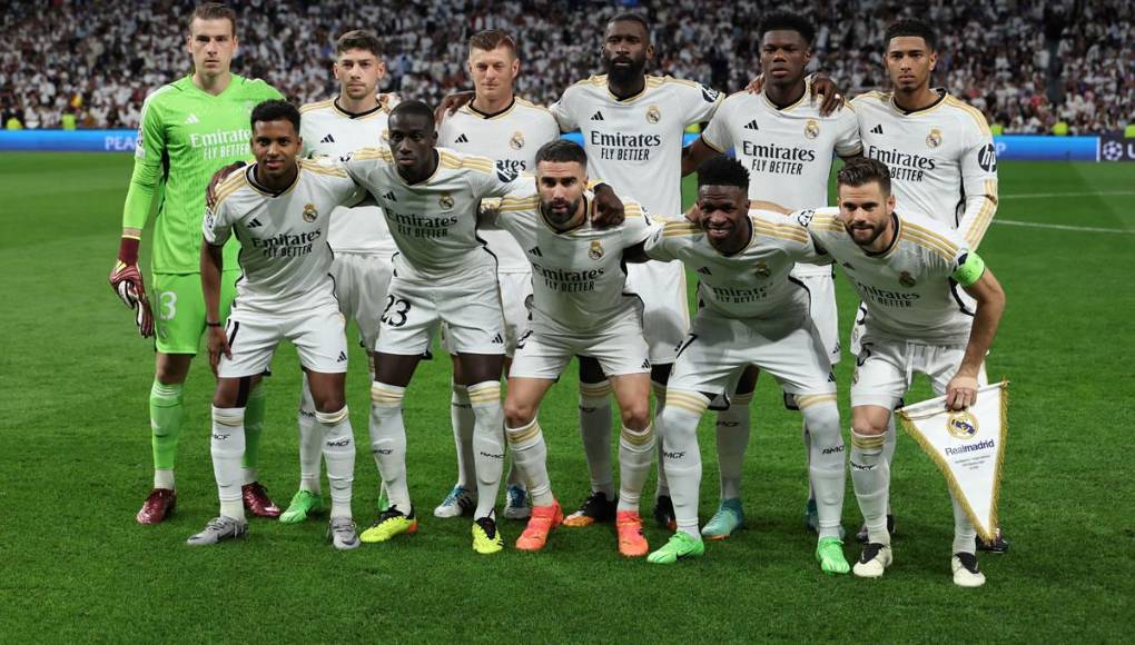 Real Madrid - Campeón de la Champions League de la UEFA 2021/22.
