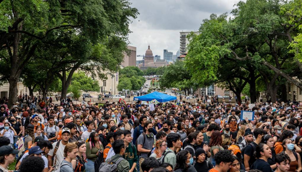 Sin embargo, muchos estudiantes judíos consideran que el movimiento era amenazante creando un clima hostil contra ellos y atacando la libre expresión.