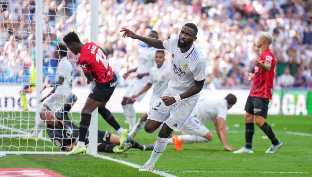 Real Madrid también tiene disponibles para el duelo ante Mallorca a los metas Kepa y Mario de Luis.Defensas: Nacho, Lucas Vázquez y Fran García.Centrocampistas: Modrić Ceballos y Arda Güler.Delanteros: Joselu y Brahim.Bajas oficiales: Thibaut Courtois y David Alaba.