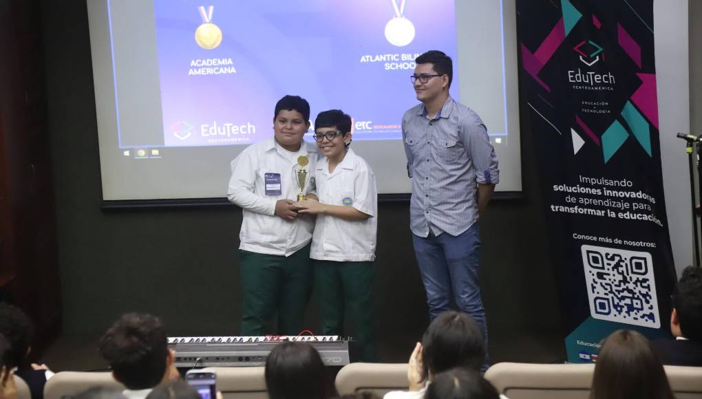 El segundo lugar de esta categoría se lo llevaron los alumnos de Atlantic Bilingual School.