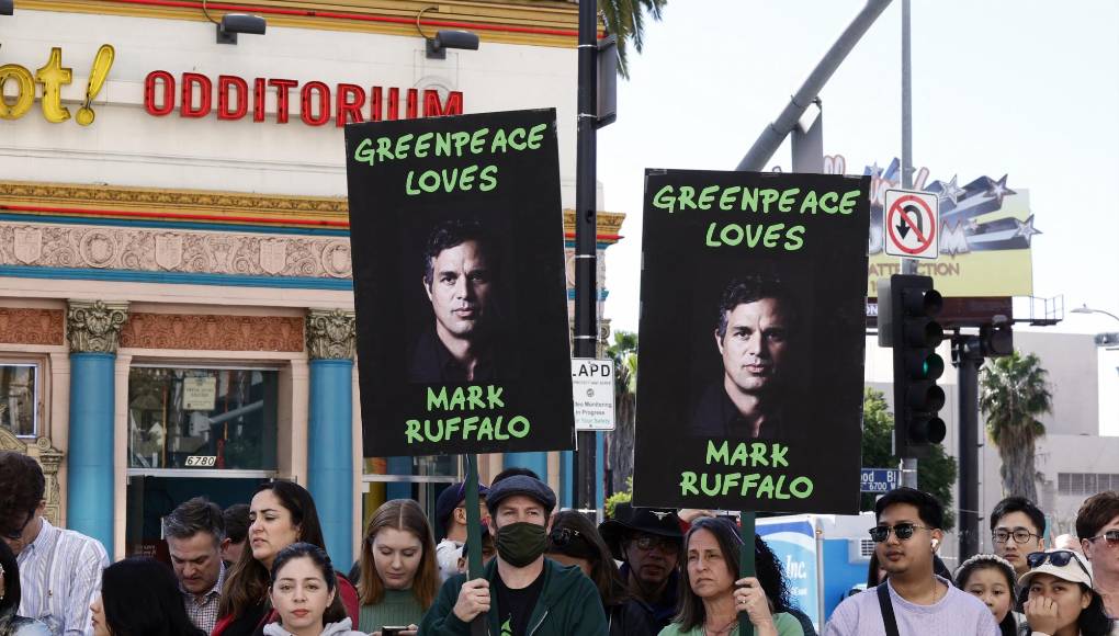 Durante la ceremonia, Ruffalo ofreció su estrella a todos los que lo han acompañado durante su carrera, incluyendo a los fans: “Básicamente ustedes son los que nos pagan por hacer esto”, mencionó.