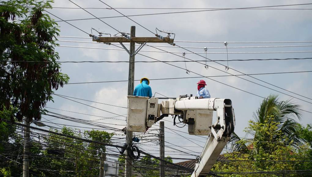 Se libera del pago de multas, recargos e intereses, así como obligaciones accesorias pendientes de pago con la Empresa Nacional de Energía Eléctrica (Enee).