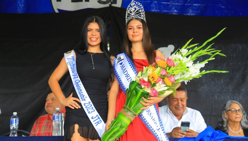 Tais Motiño, madrina del aniversario 97 junto a Alejandra Ramos, actual madrina del evento. 