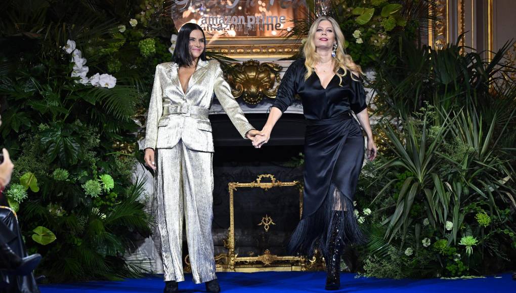 La actrices colombianas Natalia Ramirez y Lorna Cepeda presentaron creaciones durante un desfile de lanzamiento de la ‘Colección Hugo Lombardi’, protagonista principal de la telenovela latinoamericana ‘Ugly Betty’ o ‘Betty, la fea’. se trató de un desfile organizado por Amazon Prime, al margen de la Semana de la Moda de París, en el Shangri-la en París el 27 de febrero. 