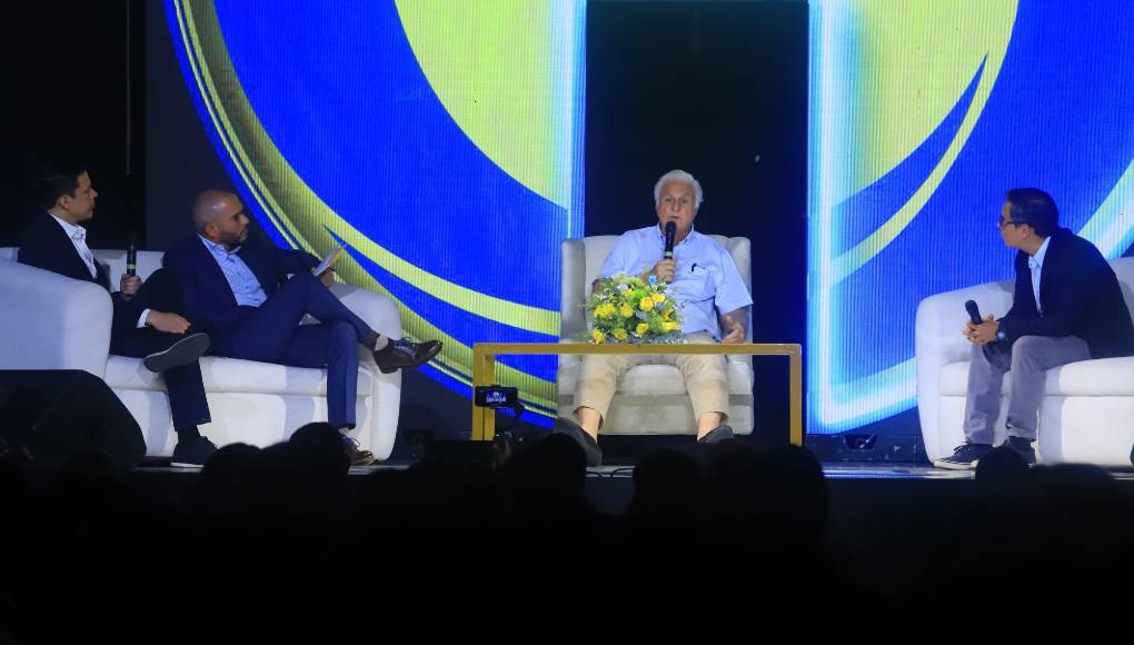 El doctor Canessa visitó la Capital Industrial para participar en una histórica entrevista, liderada por los presentadores de “La Hora del Té”, Fernando Varela, Carlos Acosta y Luis Lara. 