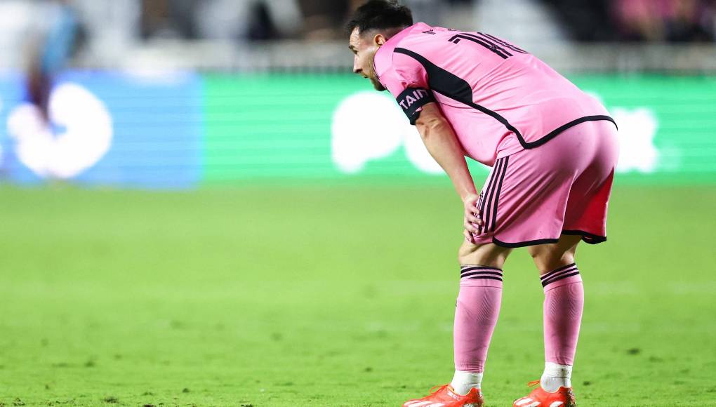 “Y me ponía el puño al lado: ‘¿Quién te pensás que sos?, ¿Quién sos salame?, ¿A quién te comiste?’. Creo que no lo insulté, pero como no lo miraba, no contesté nunca, peor”, sostuvo Nico Sánchez en el audio publicado por Fox Sports México.