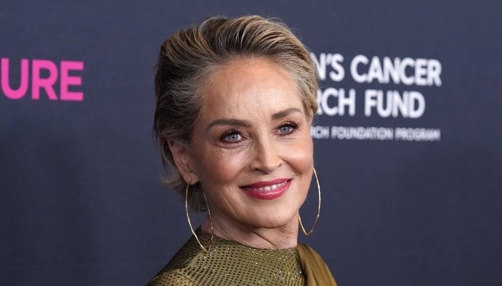 “Se ven ríos, se ven serpientes y todo esto tiene también el significado de que el río fluye, vuelve, es una historia interminable”, explicó Deschler.