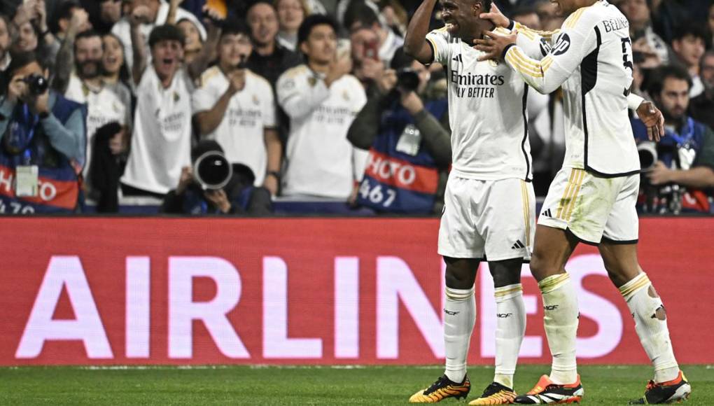 Vinicius tuvo este buen detalle con Jude Bellingham, señalándolo por la asistencia que le dio.