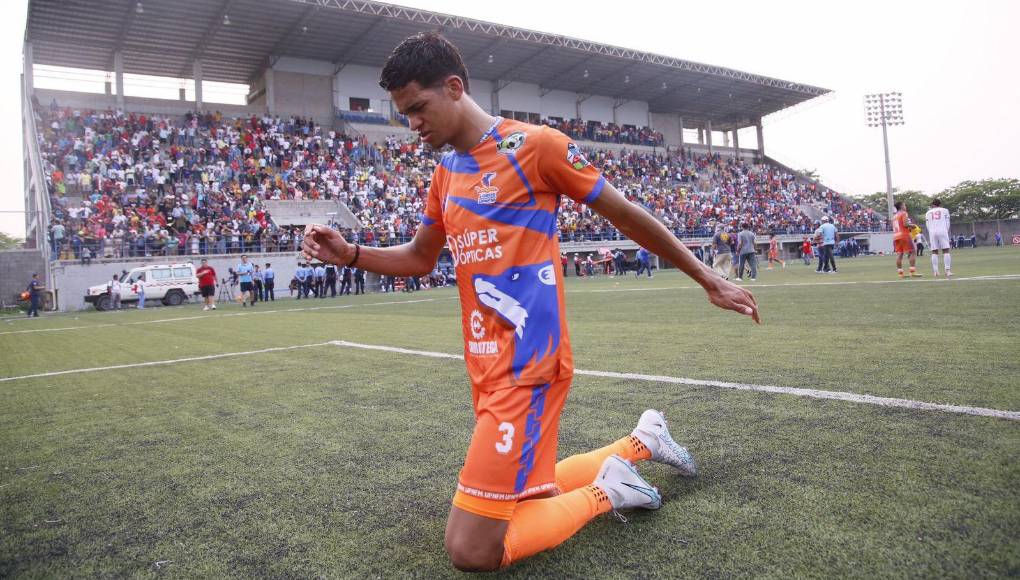 Los Lobos de la UPNFM cayeron por la mínima en la ida y necesitaban de dos goles para poder quedarse en Primera. 