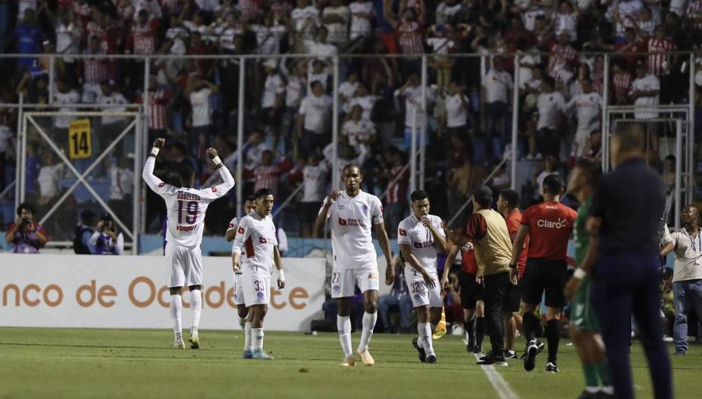 Yustin Arboleda llegó a siete goles en finales de la Liga Nacional y quedó a uno del récord de Danilo Tosello (8).