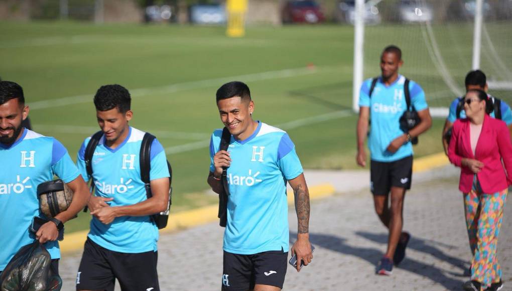 Así fue la llegada de Andy Nájar, quien arribó al entrenamiento con Jorge Álvarez, José Mario Pinto, Edwin Rodríguez y Michaell Chirinos. 