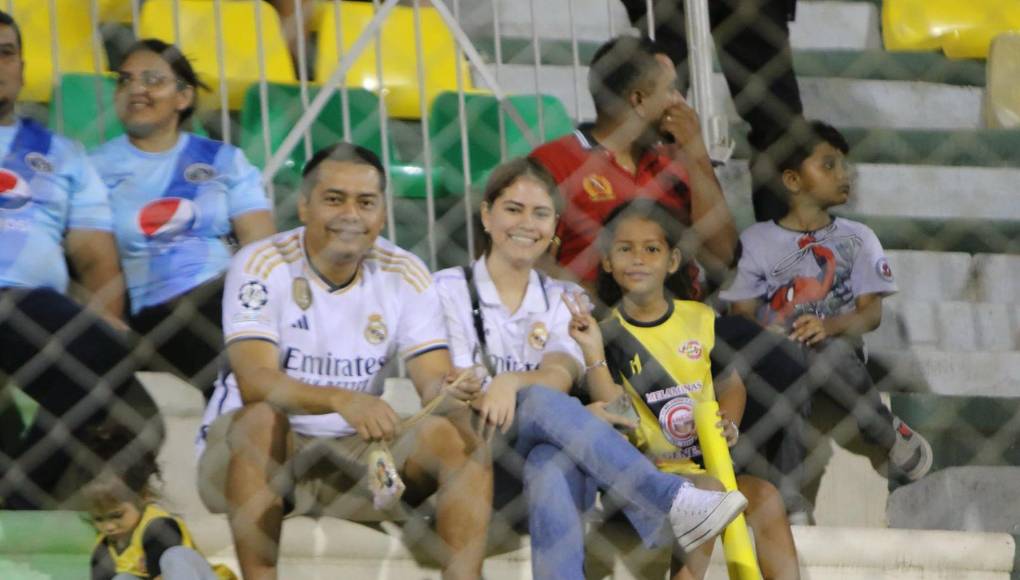 Aquí te mostramos las mejores postales del ambientazo, los festejos y jugadas del encuentro entre el Génesis y Motagua en Comayagua. 