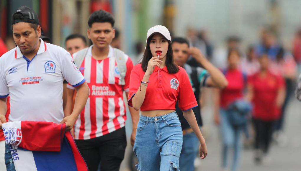 Las chicas engalanaron en la previa del clásico en donde Olimpia buscará dar el primer golpe. 