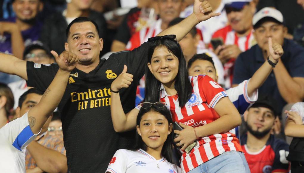 ¡Tremendo! Así está el ambiente en las graderías para el clásico. 