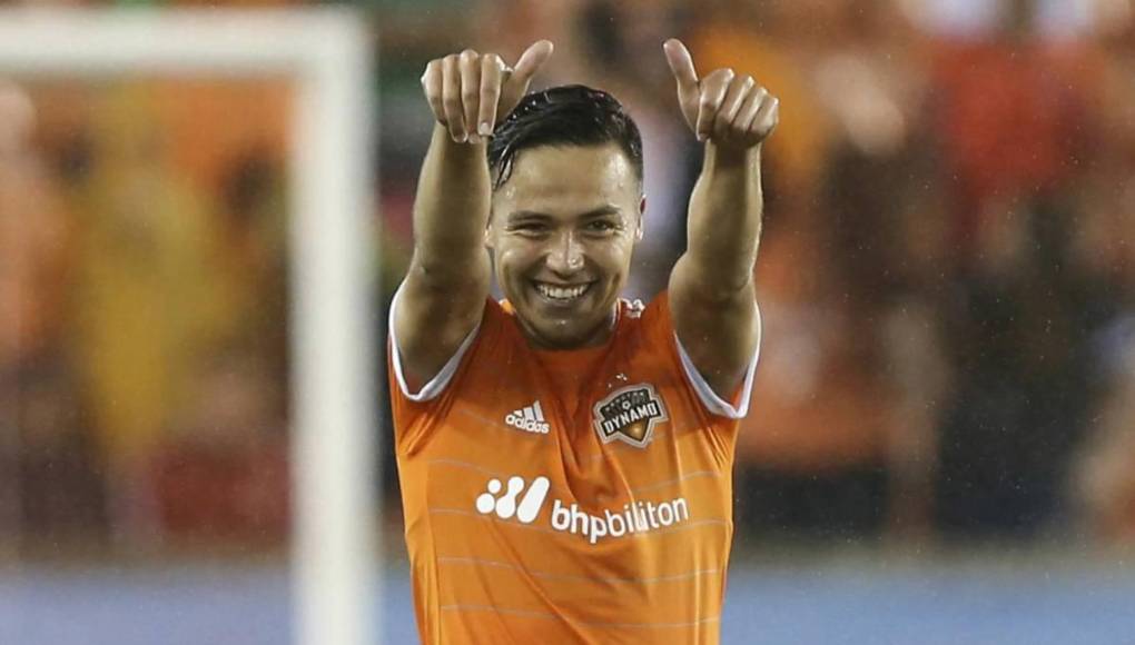 “Gracias a Dios, hace cuatro fines de semana se ha vendido bien y eso me ayuda a pagar los recibos. Tenemos vecinos que nos han apoyado, hacen pedidos y yo voy y reparto. He hecho entre 80 mil a 120 mil colones (moneda de Costa Rica) por semana”, compartió en declaraciones para ESPN.