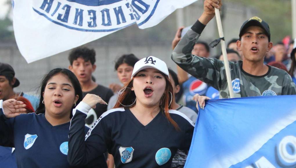 Las chicas también se sumaron para apoyar a Motagua en el cuarto duelo del Clausura 2024. 