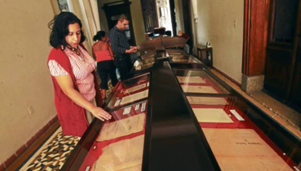 2. Archivo Nacional de Honduras: Es el lugar donde se conservan documentos y hemerotecas de suma importancia de la historia de la república de Honduras, fue inaugurado en Tegucigalpa el 15 de marzo de 1880.