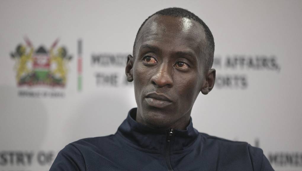 El padre añadió que se enteró de la desgracia por la televisión: “Recibí la noticia de la muerte de mi hijo mientras veía las noticias. Fui al lugar del accidente, pero la Policía había llevado el cuerpo a Eldoret”, recordó Cheruiyot.