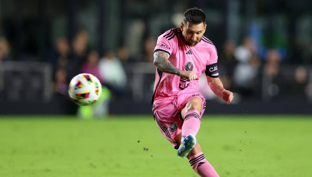 Messi tuvo la oportunidad de anotar el primer tanto de la nueva temporada de la MLS. El argentino desde el tiro libre, pero en el fondo salvo la defensa del Real Salt Lake, 