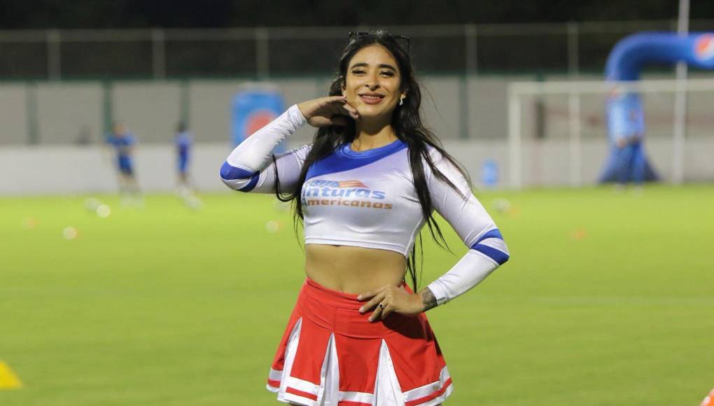 La belleza también se hizo presente en el Estadio Carlos Miranda de Comayagua y se robaron la atención en el recinto en la previa del encuentro. 