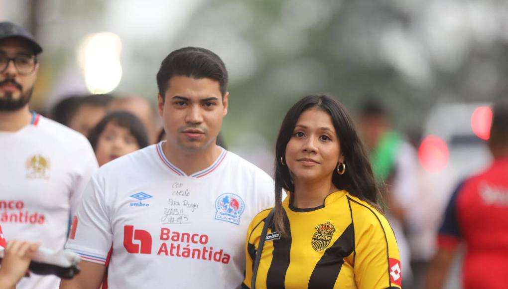 Derroche de belleza en el Nacional y ambientazo previo al Olimpia-Real España