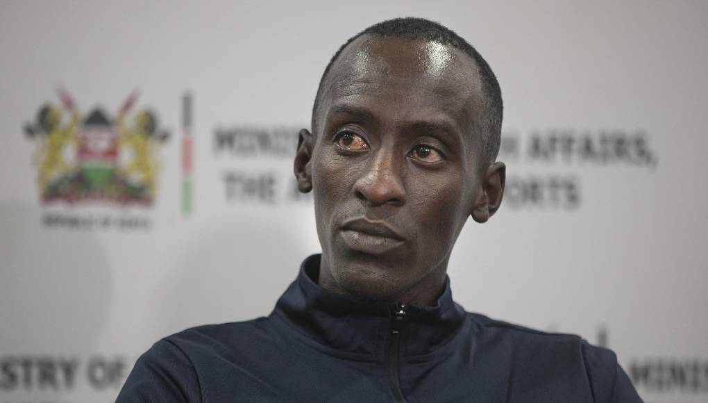 “Había algunas personas que llegaron hace unos días buscando a Kiptum, pero se negaron a identificarse. Les pedí que me presentase alguna identificación, pero optaron por marcharse”, dijo Cheruiyot, en declaraciones recogidas por los medios locales.