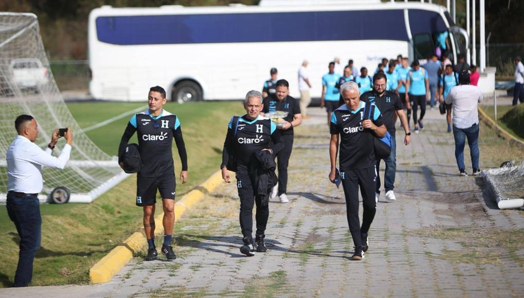 Asimismo, el nuevo integrante de la Selección de Honduras se sumó al microciclo. Se trata del asistente técnico de Rueda, el colombiano Giovanni Hernández.