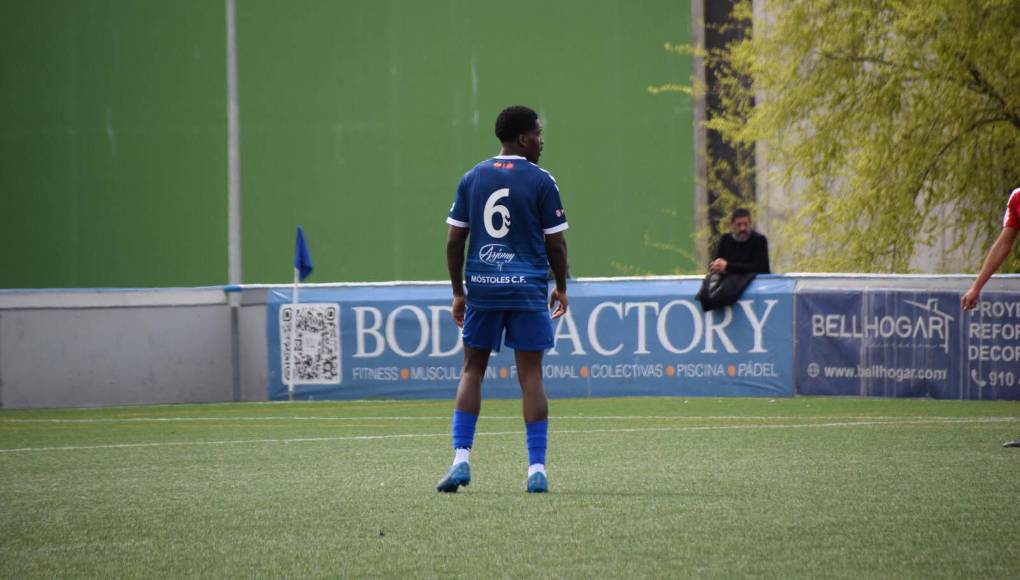 El jugador se encontraba en mitad del entrenamiento con el club y el filial, y de forma repentina se desplomó en el terreno de juego.