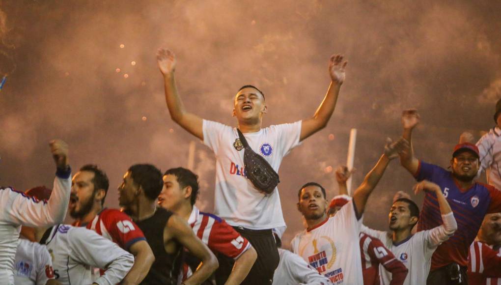 Tremenda postal la de nuestro camarógrafo Andro Rodríguez en el show de la Ultra Fiel. 