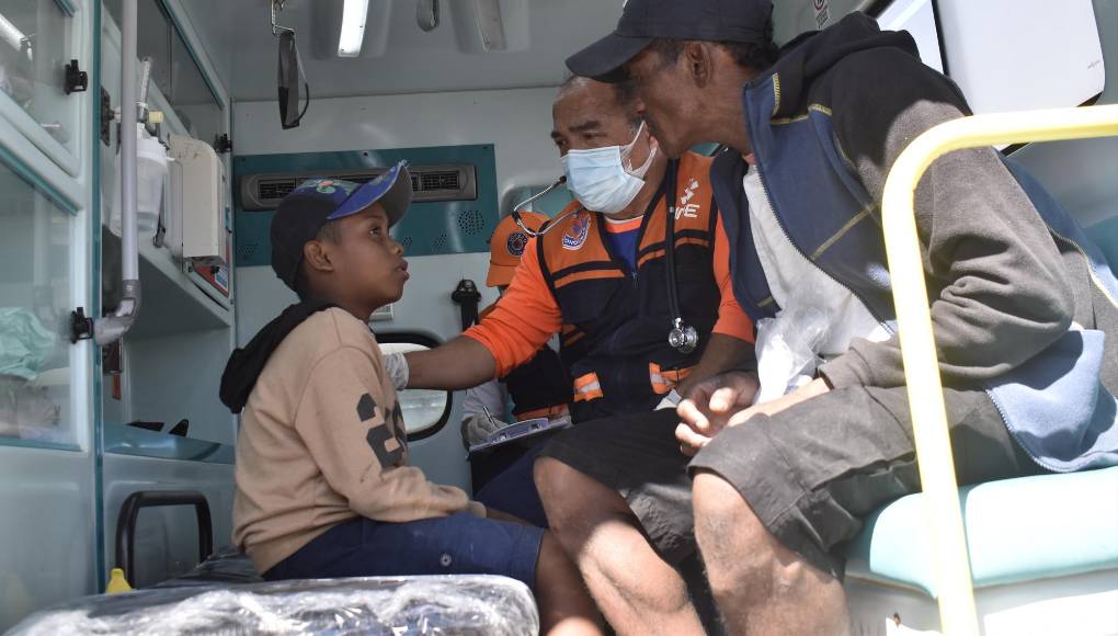 Los niños y mujeres fueron atendidos por personal de Copeco. Todos sufrieron inhalación de humo, pero no fue grave.