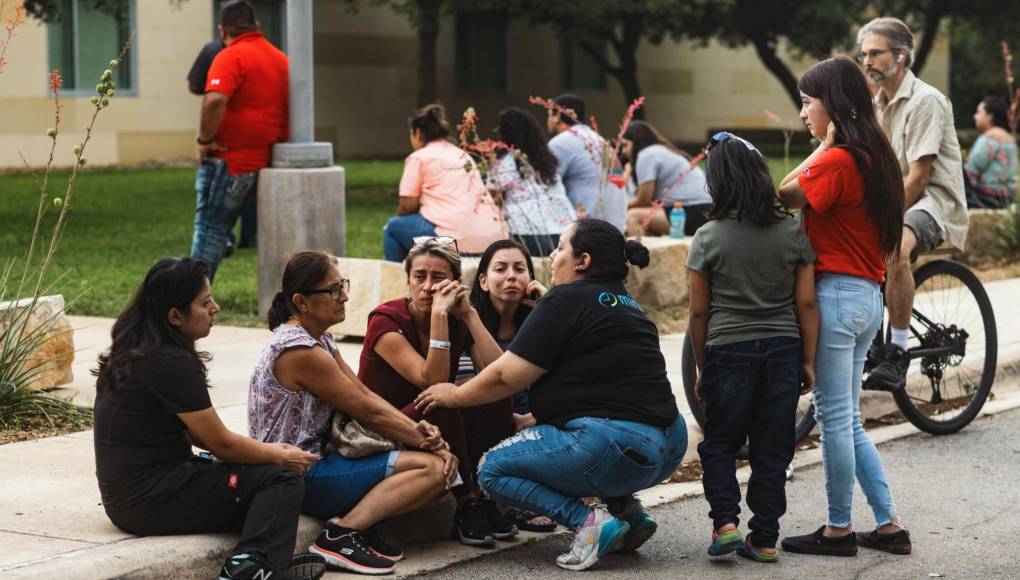 Niños de diez años y dos maestras, las víctimas del tiroteo de Texas