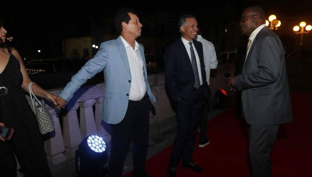Óscar Salgado, Gilberto Yearwood y Ernesto Mejía en la Gala de los Premios DIEZ 2023. 