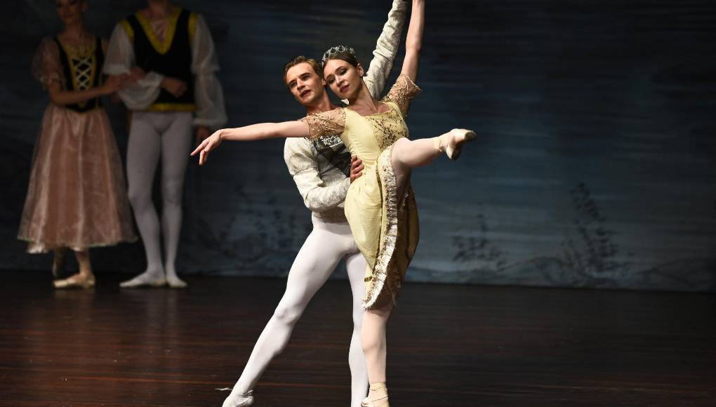 En fotos: El show del “Lago de los Cisnes” en SPS