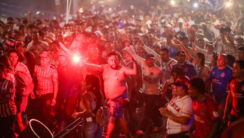 Un tremendo ambiente captaron las cámaras de Diario LA PRENSA antes del clásico. 