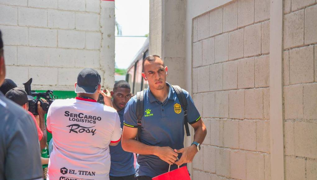 El conjunto verdolaga volvió a sorprender previo al partido y le dio a cada uno de sus rivales un regalo.