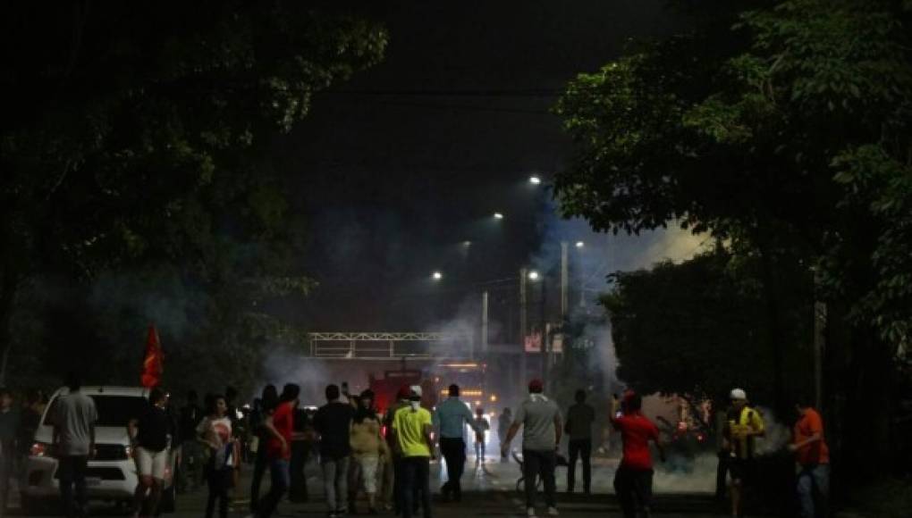 Seguidores de la Alianza destruyen peajes de San Pedro Sula