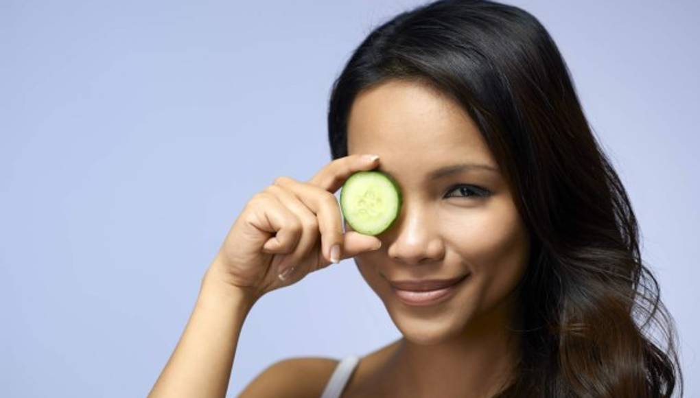 Si hay ojeras, olvida el pepino