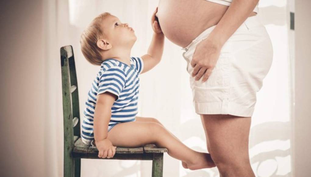 Cómo preparar a su hijo para tener un nuevo hermano o hermana