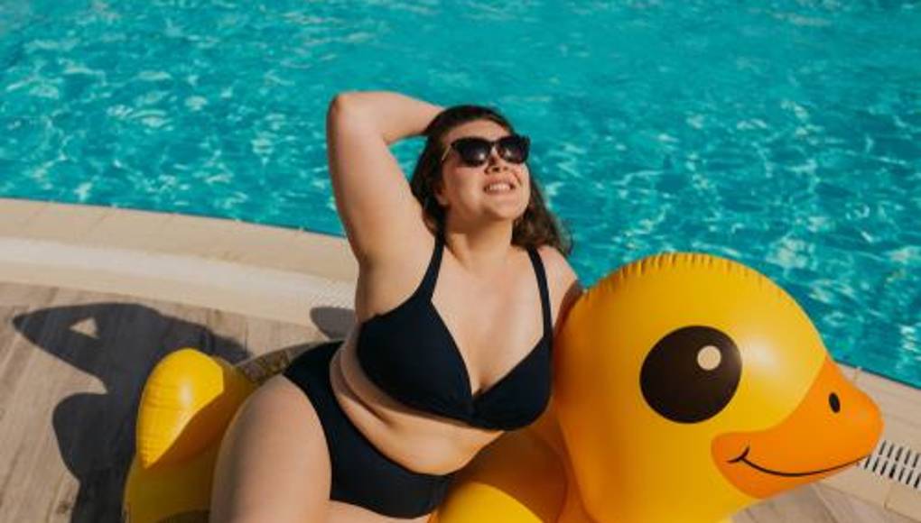 Cinco estilos de trajes de baño ideales para chicas “curvy”