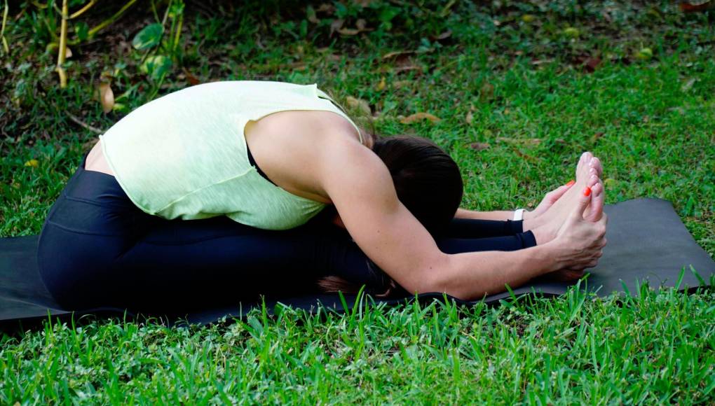 Yoga: armonice su cuerpo y mente desde casa
