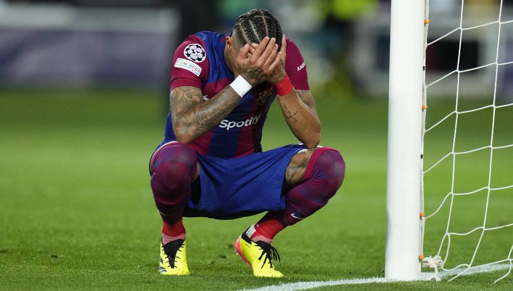 Raphinha fue uno de los jugadores que finalizó más afectado por la eliminación.