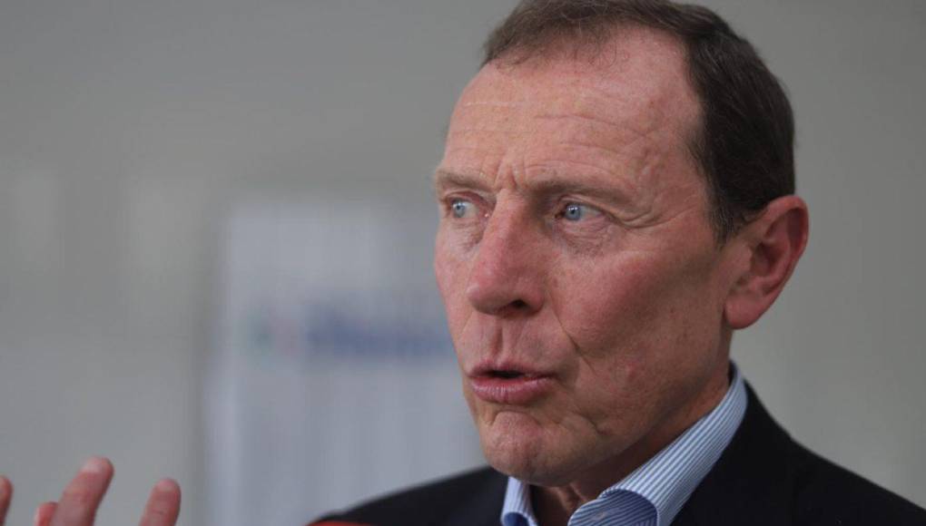 Emilio Butragueño se encuentra en Honduras gracias a su aliado estratégico en el país la Fundación Diunsa que en conjunto siguen contribuyendo en beneficio a la niñez y al deporte. 
