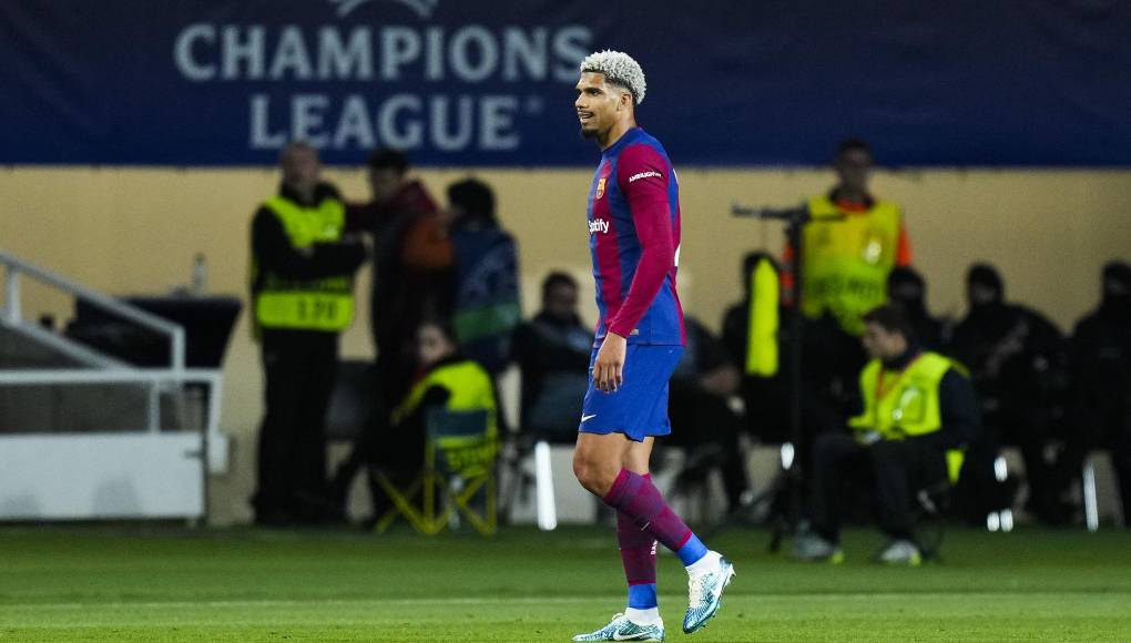 Aráujo fue el villano del FC Barcelona ya que fue expulsado en el primer tiempo.