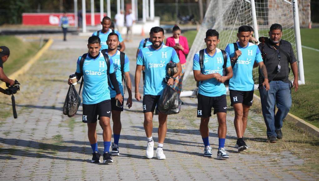 Para estos nuevos trabajos de la Bicolor, Reinaldo Rueda llamó a jugadores del Olimpia, Motagua, Marathón, Olancho FC y Vida.